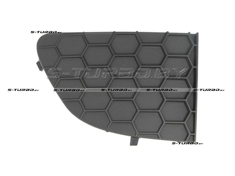 Решетка в бампер (правая) без отв. под противотуманку