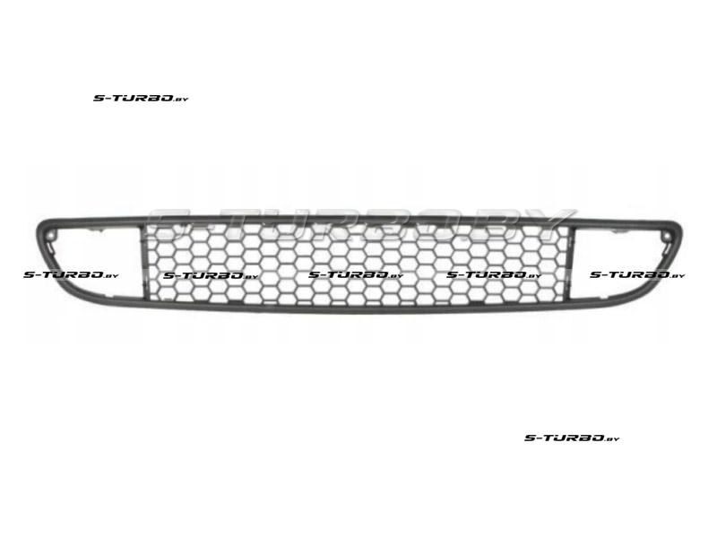 Решетка в бампер (центральная) нижняя, черная