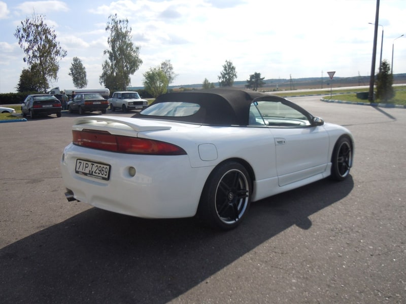 фото Mitsubishi Eclipse вид сзади